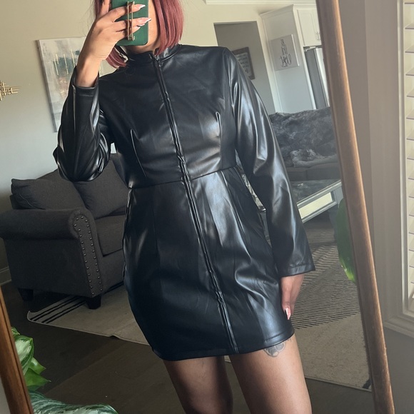Loragal Faux leather long sleeve mini dress - Picture 5 of 9